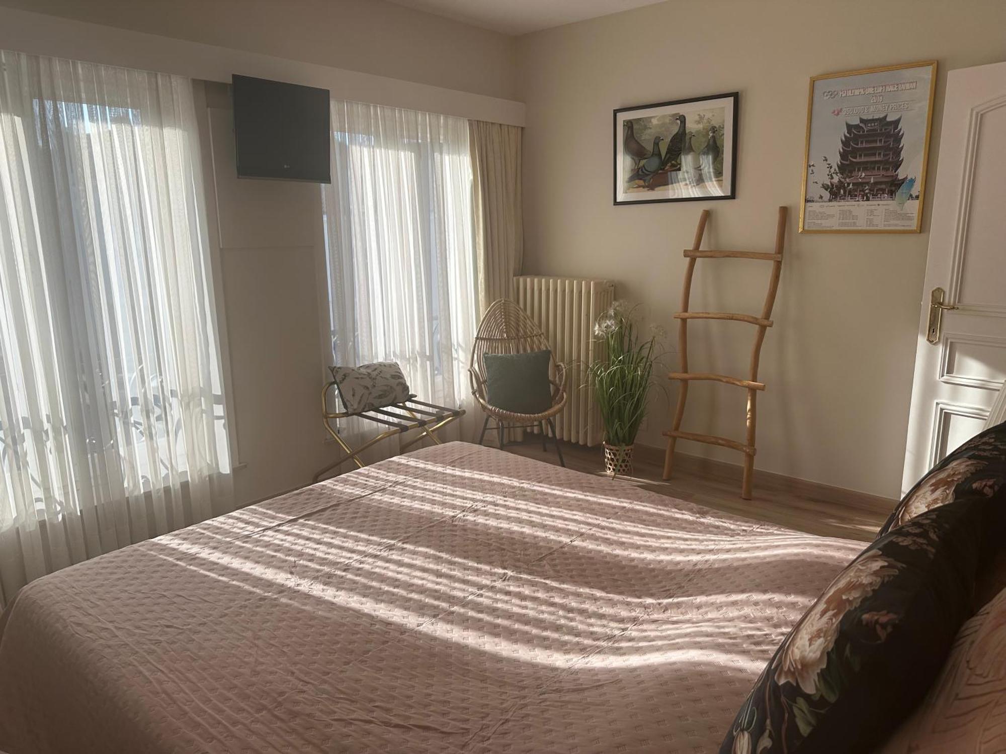 Guesthouse Saint-Jean บรูจส์ ภายนอก รูปภาพ
