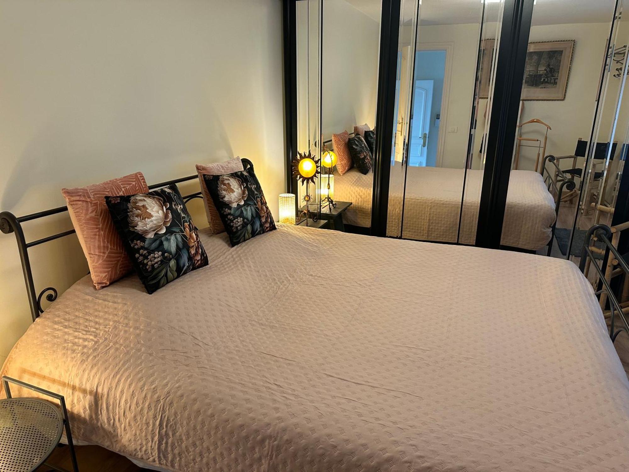Guesthouse Saint-Jean บรูจส์ ภายนอก รูปภาพ