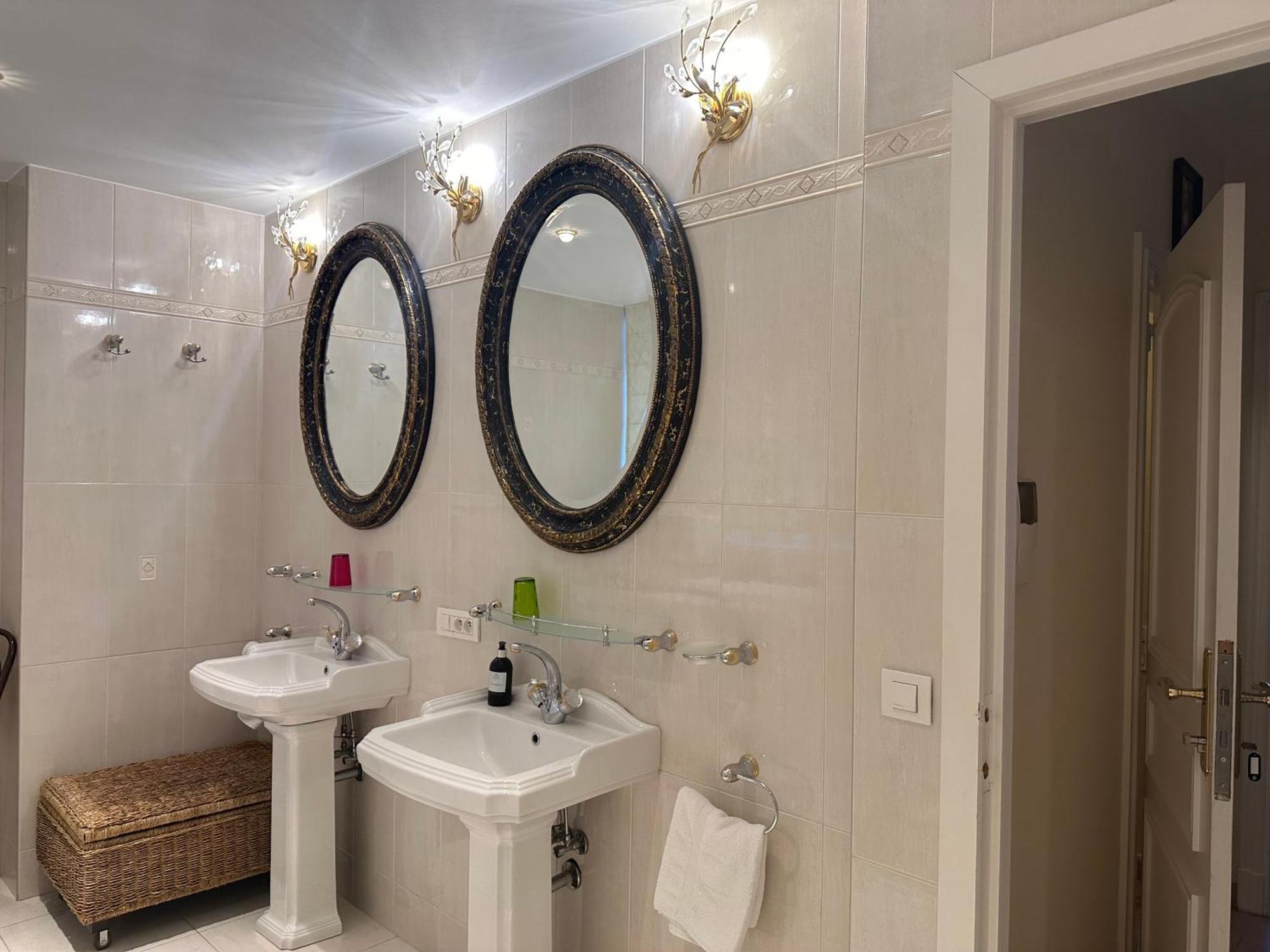 Guesthouse Saint-Jean บรูจส์ ภายนอก รูปภาพ